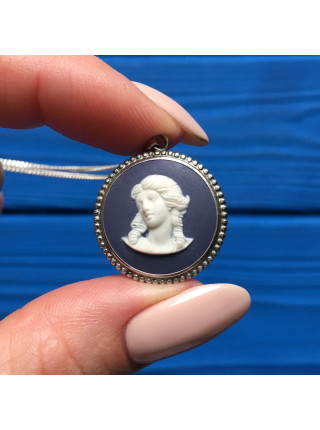 Подвеска WEDGWOOD на серебряной цепочке