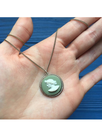 Кулон Wedgwood на серебряной цепочке, нежно- зелёный Jasper