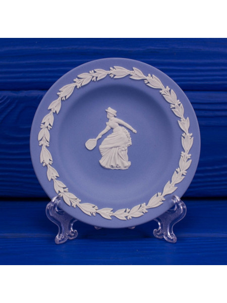 Тарелка Wedgwood с дамой