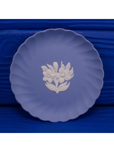 Блюдце Wedgwood круглое с волнистыми краями