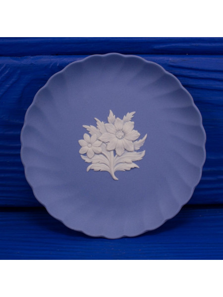 Блюдце винтажное Wedgwood круглое с волнистыми краями lll