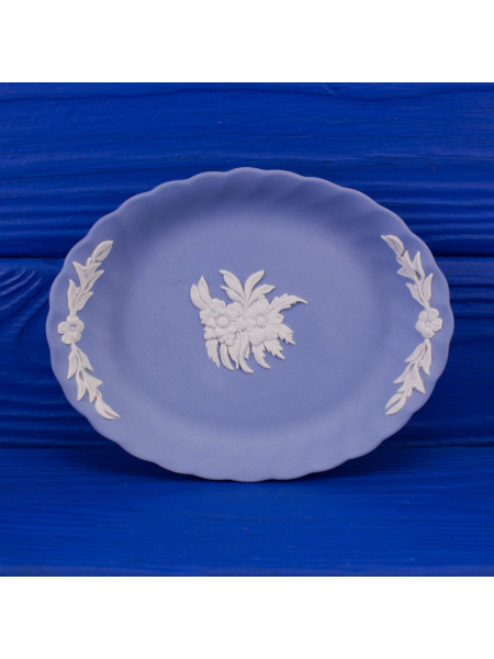 Блюдце Wedgwood овальное с волнистыми краями