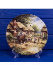 Тарелка Wedgwood серия Country Days "Mending the Thatch"