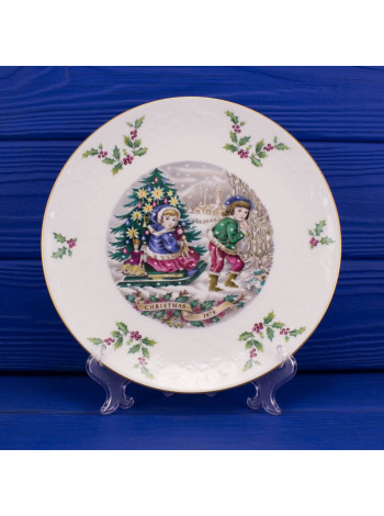 Тарелка Royal Doulton "CHRISTMAS 1979"