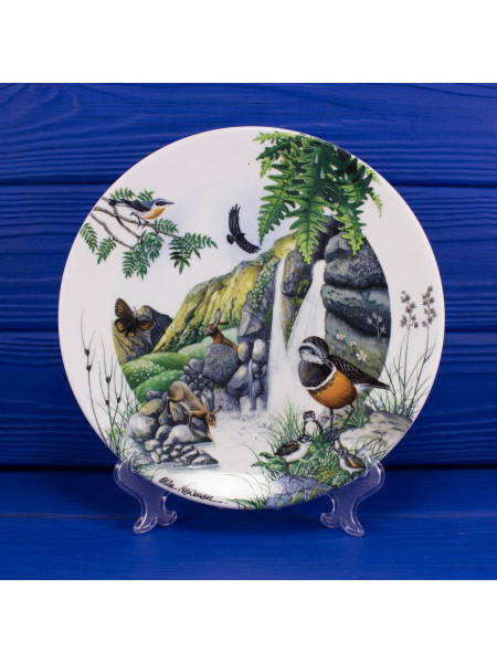 Тарелка Wedgwood 2341A "The Mountain Stream"