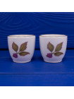 Пара фарфоровых рюмок для яиц Royal Worcester