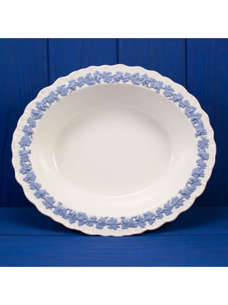 Блюдо из фарфора Wedgwood глубокое of ETRURIA & BARLASTON
