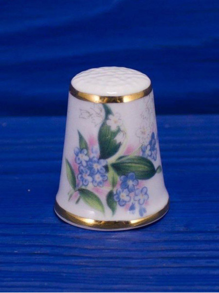 Винтажный коллекционный наперсток The Blossoms of Spring. Изготовлен Royal Grafton специально для Thimble Collectors Club. Англия, 1984 год