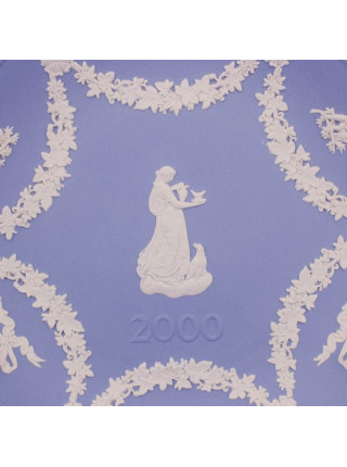 Коллекционная тарелка Christmas 2000, выпущенная к празднованию Рождества 2000 года от Wedgwood