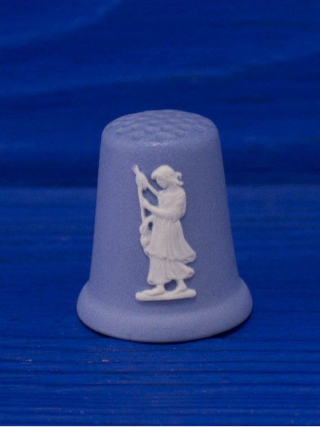 Редкий коллекционный наперсток Spinner (Прядильщица) от Wedgwood 
