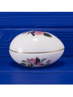 Фарфоровая шкатулка в форме яйца дизайна Hathaway Rose от Wedgwood