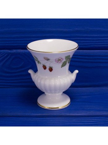 Миниатюрная ваза с ручками в античном стиле дизайна Wild Strawberry от Wedgwood