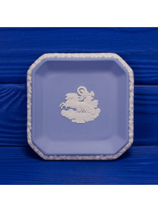 Коллекционная тарелка от Wedgwood с изображением колесницы в оригинальной коробочке