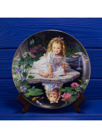 Тарелка Danbury Mint №3143 "Mondays Child" из коллекционной серии Children of the Week