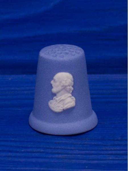 Коллекционный наперсток с профилем Шекспира от Wedgwood 
