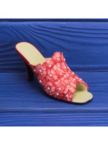 Туфелька из коллекционной серии If the Shoe Fits от Leonardo Collection