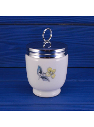 Винтажный кодлер на два яйца дизайна Woodland с изображением цветов от Royal Worcester. Ободок из хромированной стали