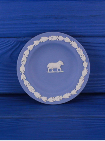 Wedgwood тарелка, блюдце Овен, Aries, Знаки Зодиака, винтажная, коллекционная, бисквитный фарфор, джаспер