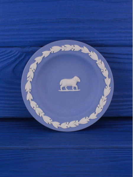 Wedgwood тарелка, блюдце Овен, Aries, Знаки Зодиака, винтажная, коллекционная, бисквитный фарфор, джаспер