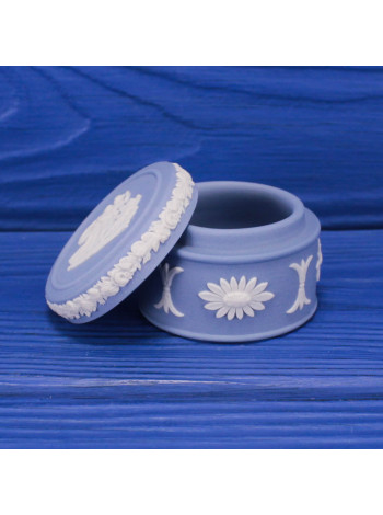 Коллекционная винтажная круглая шкатулка таблетница Wedgwood