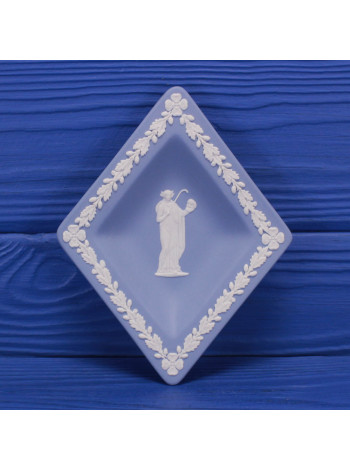 Коллекционная тарелка Буби (Бубны) серии Карточные масти от Wedgwood