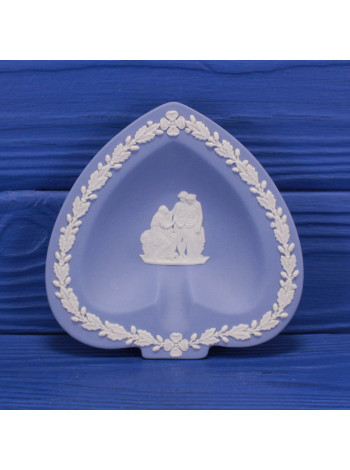 Коллекционная тарелка Пики серии Карточные масти от Wedgwood