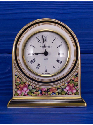 Винтажные часы для дамского столика изысканного дизайна Clio от Wedgwood