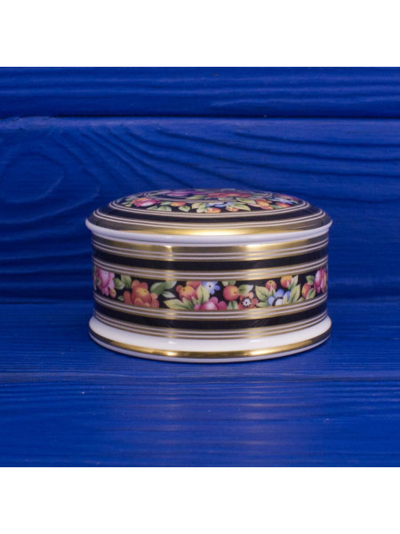 Винтажная шкатулка для дамского столика изысканного дизайна Clio от Wedgwood