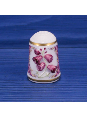 Винтажный наперсток с бордовым фарфоровым цветком серии Country Garden Sculptured Flowers от Franklin Mint