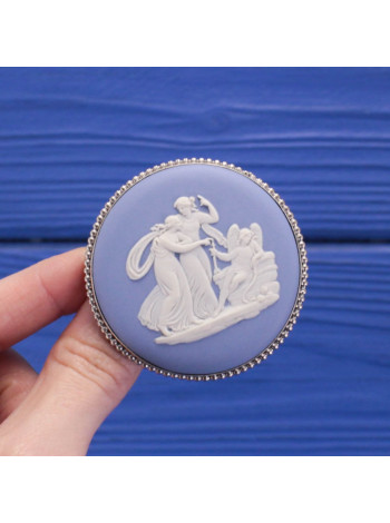 Редкая серебряная винтажная брошь от Wedgwood 1954 год