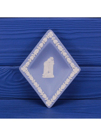 Коллекционная тарелка Буби (Бубны) из серии Карточные масти от Wedgwood