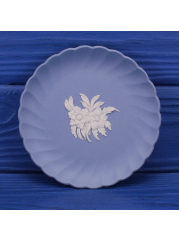 Малое коллекционное винтажное блюдце Wedgwood  для украшений и мелочей редкого дизайна с волнистыми краями