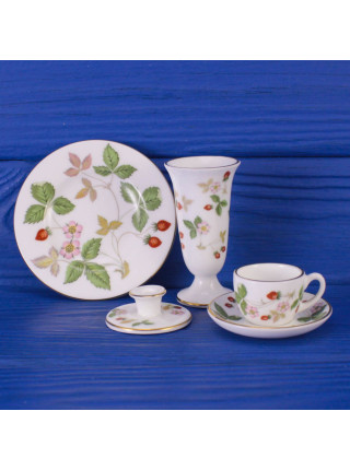 Миниатюрный подсвечник дизайна Wild Strawberry от Wedgwood
