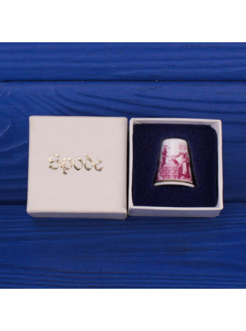 Винтажный наперсток Girl at Well от Spode из коллекционной серии Thimbles of the Worlds Greatest Porcelain Houses