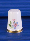 Винтажный фарфоровый наперсток от Royal Adderley коллекционной серии Thimbles of the Worlds Greatest Porcelain Houses. Англия, 1980-е годы