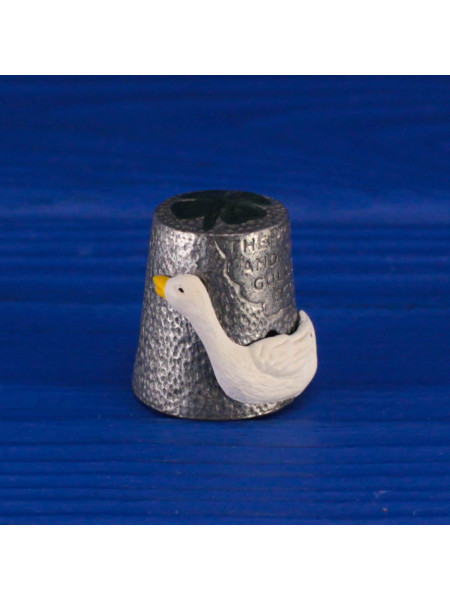 Коллекционный наперсток из пьютера The Goose and The Golden Eggs с подвижной фигуркой гуся, подняв которую вы увидите золотое яйцо, от Warwick Models