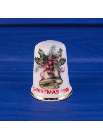 Винтажный коллекционный наперсток Christmas 1998 с изображением традиционной рождественской композиции с колокольчиком от Bronte China
