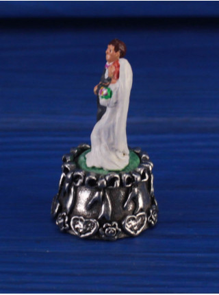 Коллекционный наперсток из пьютера в виде фигурок молодоженов от Warwick Thimbles