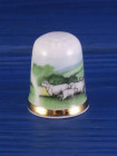 Коллекционный винтажный наперсток Newborn Lambs (Pastoral), изготовленный Caverswall специально для Thimble Collectors Club. Англия, 1990-е годы