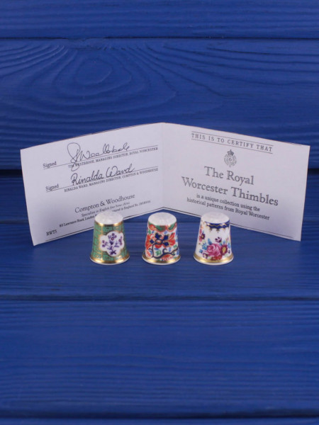 Трио коллекционных наперстков от Royal Worcester - Sea Green and Puce Floral, Barr, Flight and Barr Imari, Davis Blue Band