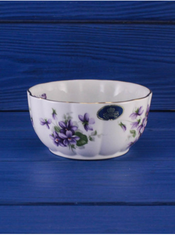 Чаша с изображением фиалок дизайна Wild Violets от Aynsley