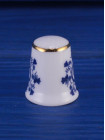 Винтажный коллекционный наперсток Blue Floral, изготовленный Bordeaux специально для Thimble Collectors Club. В оригинальной коробочке. Франция, 1998 год