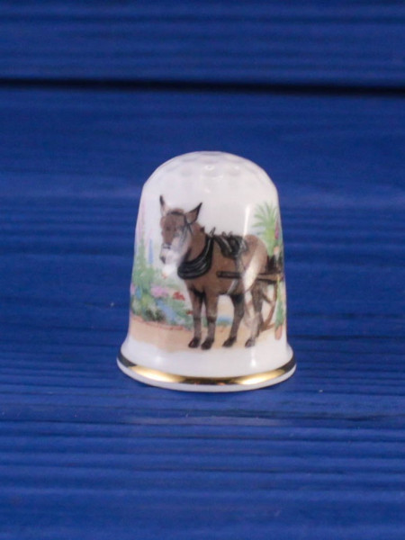 Коллекционный винтажный наперсток Flower Cart, изготовленный Royal Delfesta специально для Thimble Collectors Club. Англия, 1990-е годы