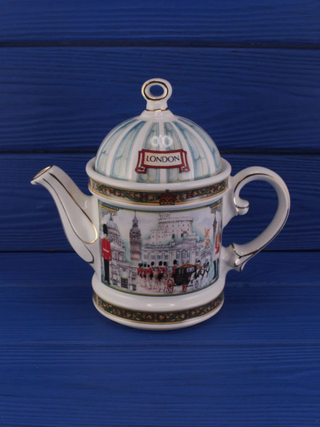 Винтажный заварочный чайник Horseguards (Конная гвардия) из коллекционной серии London Heritage Collection (Наследия Лондона) от Sadler