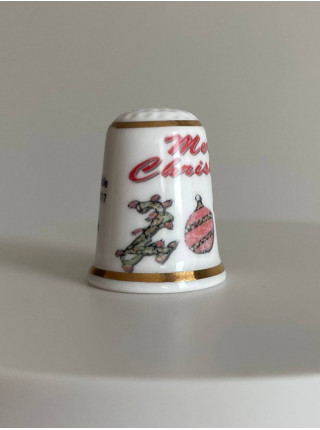 Винтажный коллекционный наперсток Merry Christmas для Thimble Collector Guild. Design a Thimble Competition 2017 Winner Miss Williams 