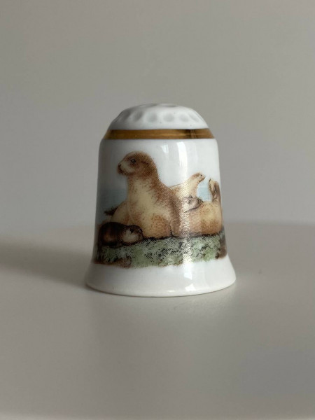 Винтажный коллекционный наперсток Seals, изготовленный Eschenbach специально для Thimble Collectors Club. Германия, 1988 год.   