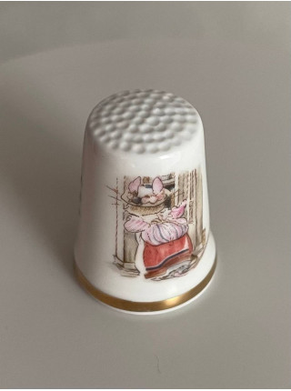 Коллекционный фарфоровый наперсток Lady Woodmouse, Autumn (Осень) из коллекционной серии Brambly Hedge с иллюстрациями писательницы Jill Barklem (Джилл Барклем) от Royal Doulton
