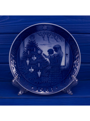 Тарелка Royal Copenhagen 1981 год в оригинальной коробке