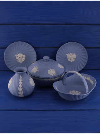 Винтажная миниатюрная ваза Wedgwood редкого дизайна с волнистыми краями