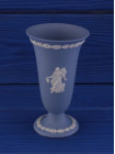 Коллекционная винтажная миниатюрная ваза Wedgwood